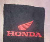 Купить вышивку на полотенце с логотипом Honda